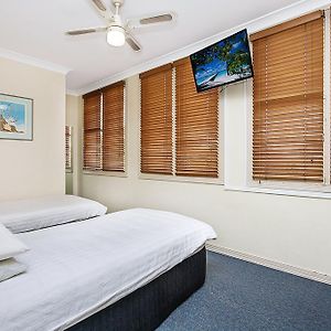 Twin Room Private Bathroom